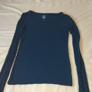 tight long sleeve shirt
